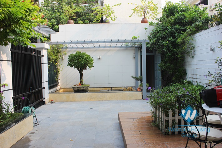 High quality villa for rent in Ciputra, Tay Ho, Hanoi. The land area is 320 sqm, three floors. Price for rent 3700 USD/month